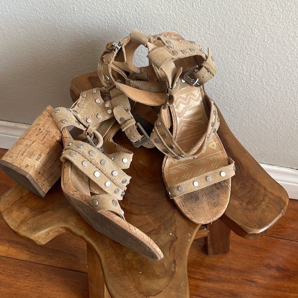 Dolce Vita Studded Tan Sandals Size 8.5